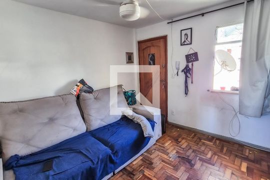 Sala de apartamento para alugar com 2 quartos, 30m² em Ramos, Rio de Janeiro