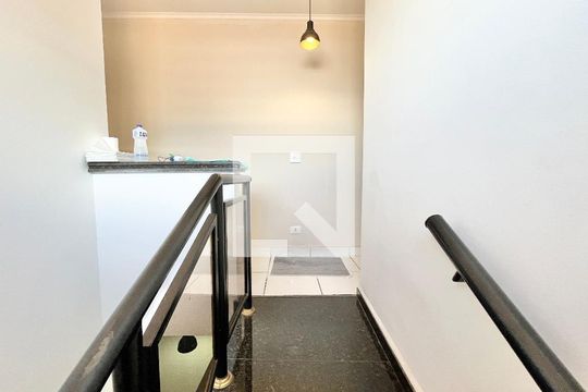 Escada de casa à venda com 3 quartos, 212m² em Vila Dom Pedro Ii, São Paulo