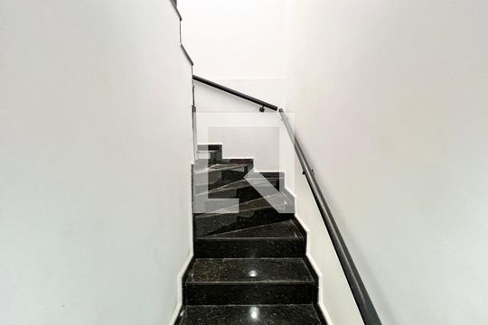 Escada de casa à venda com 3 quartos, 212m² em Vila Dom Pedro Ii, São Paulo