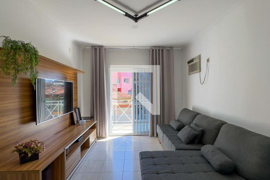 Casa à venda com 4 quartos, 305m² em Jardim Monte Azul, São Paulo