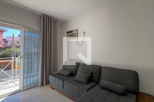 Sala de casa à venda com 4 quartos, 305m² em Jardim Monte Azul, São Paulo