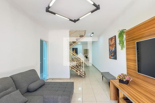 Casa à venda com 4 quartos, 305m² em Jardim Monte Azul, São Paulo
