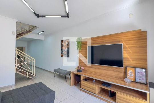 Sala de casa à venda com 4 quartos, 305m² em Jardim Monte Azul, São Paulo