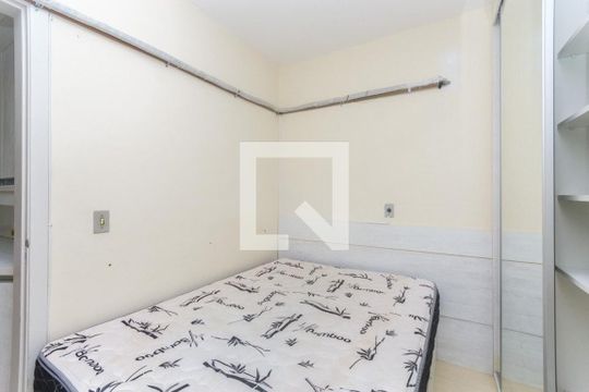 Quarto 2 de apartamento para alugar com 3 quartos, 105m² em Floresta, Porto Alegre