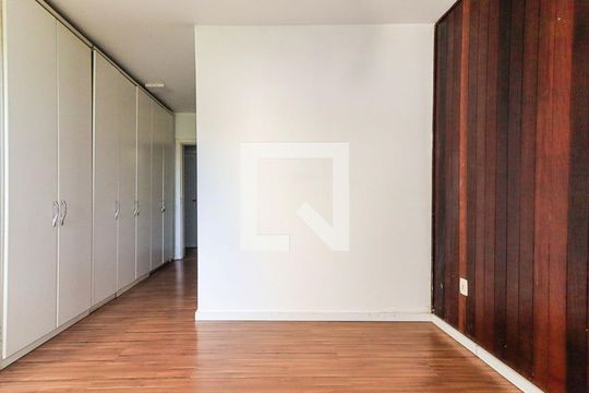 Sala de casa de condomínio à venda com 3 quartos, 217m² em Jardim Isabel, Porto Alegre