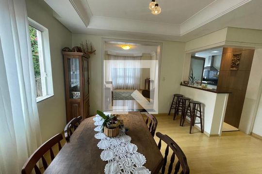Casa à venda com 4 quartos, 227m² em Hamburgo Velho, Novo Hamburgo