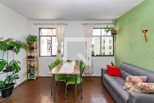 Sala de apartamento à venda com 2 quartos, 65m² em Conjunto Califórnia Ii, Belo Horizonte