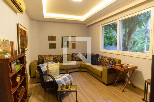 Casa de Condomínio à venda com 4 quartos, 247m² em Piratininga, Niterói