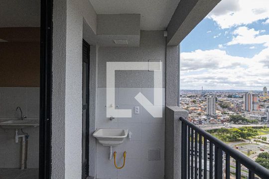 Varanda e Área de Serviço  de apartamento para alugar com 2 quartos, 42m² em Cidade Antônio Estêvão de Carvalho, São Paulo