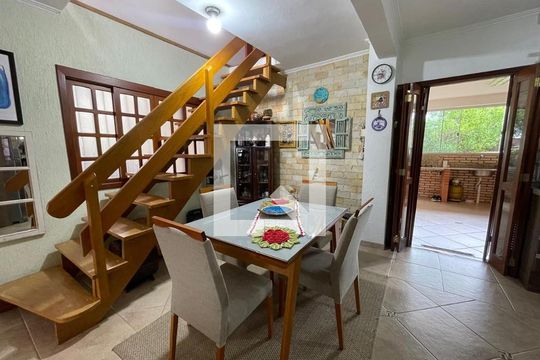 Casa à venda com 3 quartos, 212m² em Operário, Novo Hamburgo