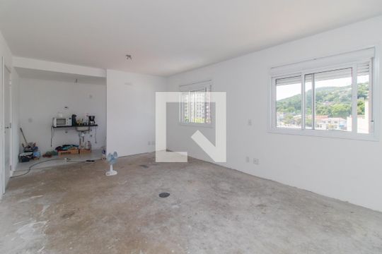 Sala/Quarto de apartamento à venda com 1 quarto, 43m² em Partenon, Porto Alegre