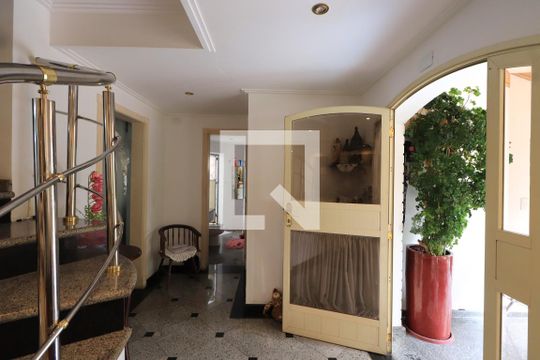 Sala de casa de condomínio para alugar com 4 quartos, 450m² em Vila Carrão, São Paulo