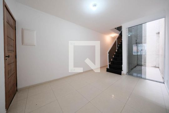 Sala de casa à venda com 3 quartos, 100m² em Jardim Eliane, São Paulo
