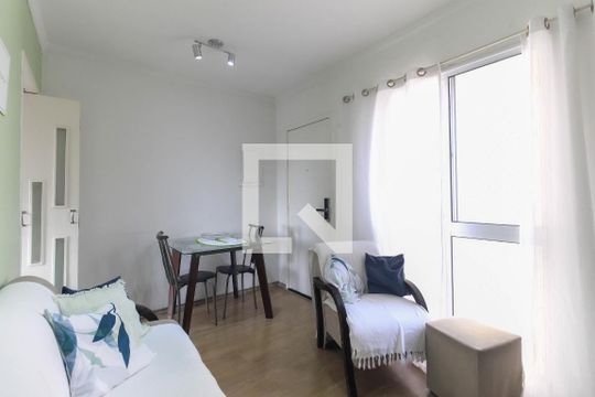 Sala de apartamento à venda com 2 quartos, 42m² em Vila Carmosina, São Paulo