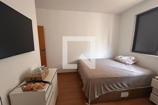 Apartamento para alugar com 4 quartos, 220m² em Nova Floresta, Belo Horizonte