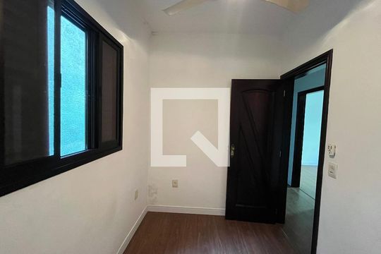 Quarto 1 de casa para alugar com 5 quartos, 250m² em Jardim Santa Cruz (zona Norte), São Paulo
