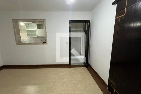 Sala de casa para alugar com 5 quartos, 250m² em Jardim Santa Cruz (zona Norte), São Paulo