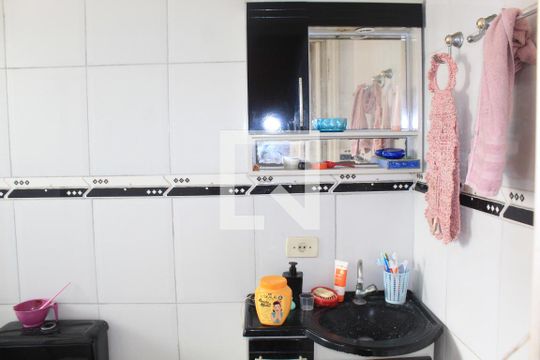 Banheiro de casa para alugar com 3 quartos, 120m² em Parque Sao George, Cotia