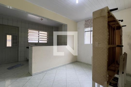Edícula de casa para alugar com 2 quartos, 140m² em Jardim Santa Maria, Guarulhos
