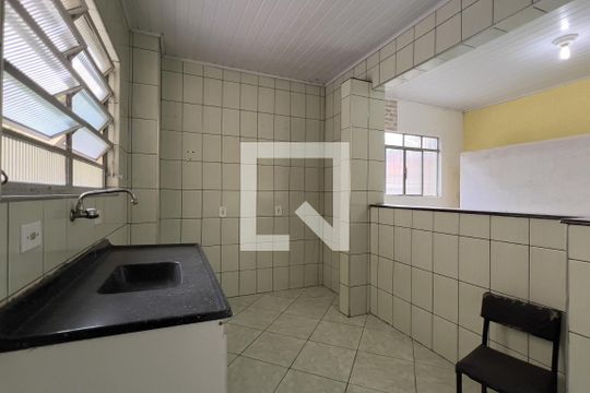 Edícula de casa para alugar com 2 quartos, 140m² em Jardim Santa Maria, Guarulhos