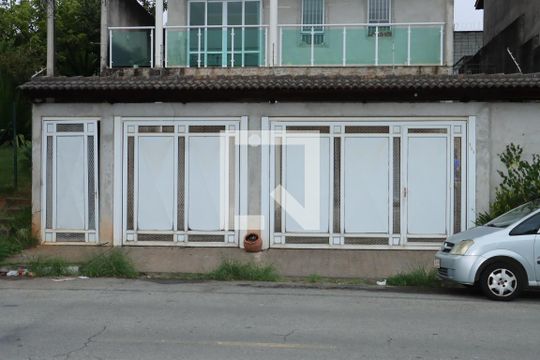 Casa de Condomínio para alugar com 4 quartos, 355m² em Jardim Rosalina, Cotia