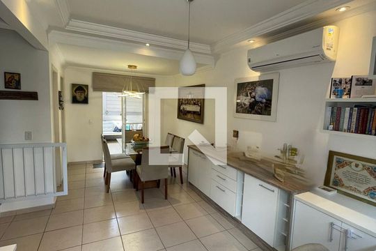 Cozinha de casa de condomínio à venda com 3 quartos, 80m² em Fazenda Santa Cândida, Campinas