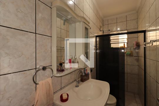 Banheiro de casa à venda com 2 quartos, 151m² em Bangú, Santo André