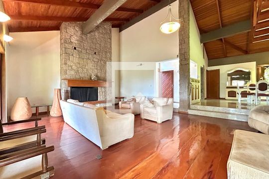 Sala de casa de condomínio para alugar com 5 quartos, 555m² em Santo Antonio de Lisboa, Florianópolis