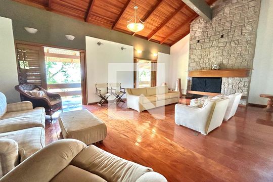 Sala de casa de condomínio para alugar com 5 quartos, 555m² em Santo Antonio de Lisboa, Florianópolis