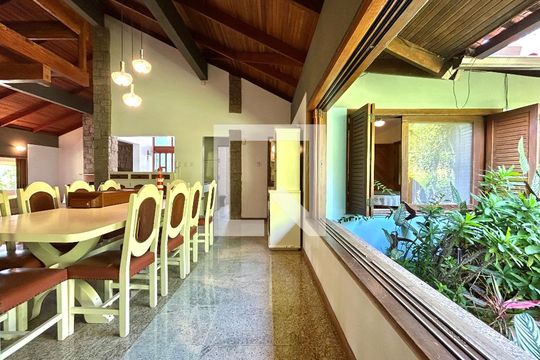 Sala de jantar  de casa de condomínio para alugar com 5 quartos, 555m² em Santo Antonio de Lisboa, Florianópolis