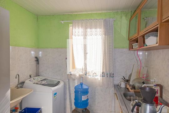 Sala/Cozinha de apartamento à venda com 2 quartos, 42m² em Guajuviras, Canoas