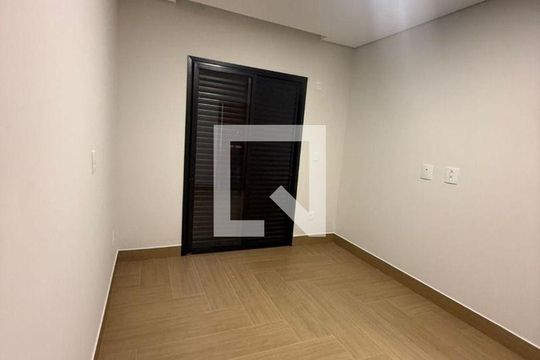 Casa à venda com 2 quartos, 109m² em Vila Mangalot, São Paulo