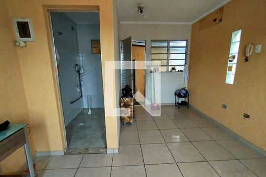 Casa à venda com 4 quartos, 217m² em Jardim Santo Elias, São Paulo
