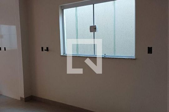 Casa à venda com 3 quartos, 180m² em Jardim Sao Jose (Zona Norte), São Paulo