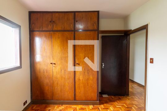 Quarto 1 de casa para alugar com 3 quartos, 150m² em Vila Marari, São Paulo
