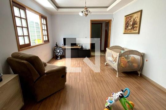 Casa à venda com 3 quartos, 215m² em Parque Sao Domingos, São Paulo