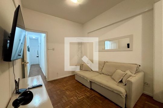 Sala/Quarto de apartamento para alugar com 1 quarto, 50m² em Copacabana, Rio de Janeiro