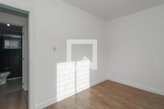 Quarto de apartamento para alugar com 2 quartos, 52m² em São Sebastião, Porto Alegre