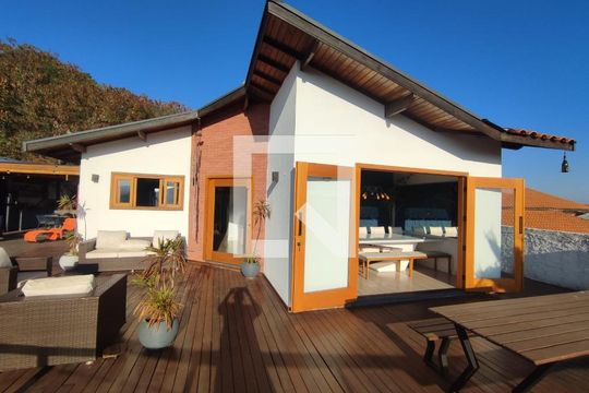 Sala - Deck de casa de condomínio à venda com 3 quartos, 300m² em Colinas do Ermitage (sousas), Campinas