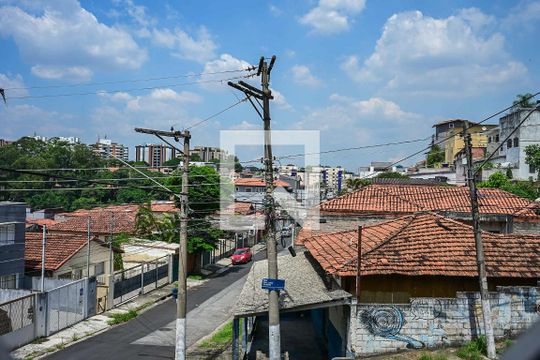 Vista de casa à venda com 3 quartos, 175m² em Vila Morse, São Paulo