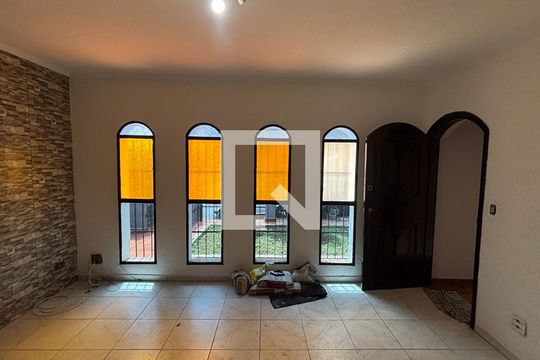 Sala de casa para alugar com 3 quartos, 104m² em Vila Helena, Santo André