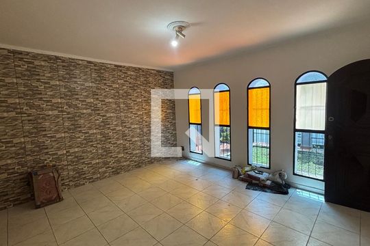 Sala de casa para alugar com 3 quartos, 104m² em Vila Helena, Santo André