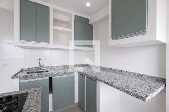 Cozinha de apartamento à venda com 2 quartos, 42m² em Vila Yolanda, Osasco