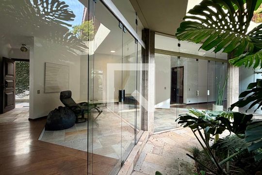 Casa à venda com 4 quartos, 290m² em Butantã, São Paulo
