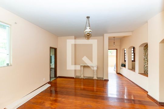 Sala 2 de casa à venda com 4 quartos, 309m² em Santa Lúcia, Belo Horizonte