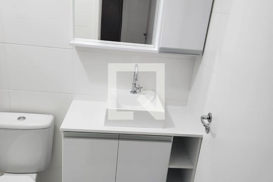 Banheiro de apartamento à venda com 1 quarto, 37m² em Vila das Belezas, São Paulo