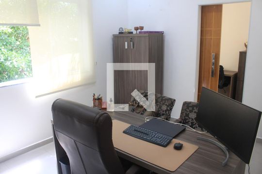 Quarto 2 de casa à venda com 2 quartos, 200m² em Fundação, São Caetano do Sul