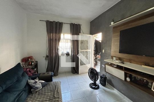 Casa à venda com 2 quartos, 110m² em Ramos, Rio de Janeiro