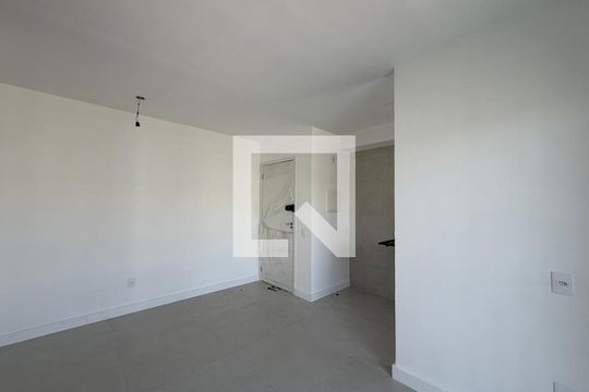 Sala de apartamento à venda com 2 quartos, 46m² em Jacarepaguá, Rio de Janeiro