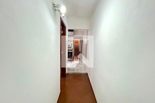 Corredor de casa à venda com 3 quartos, 150m² em Jardim do Papai, Guarulhos